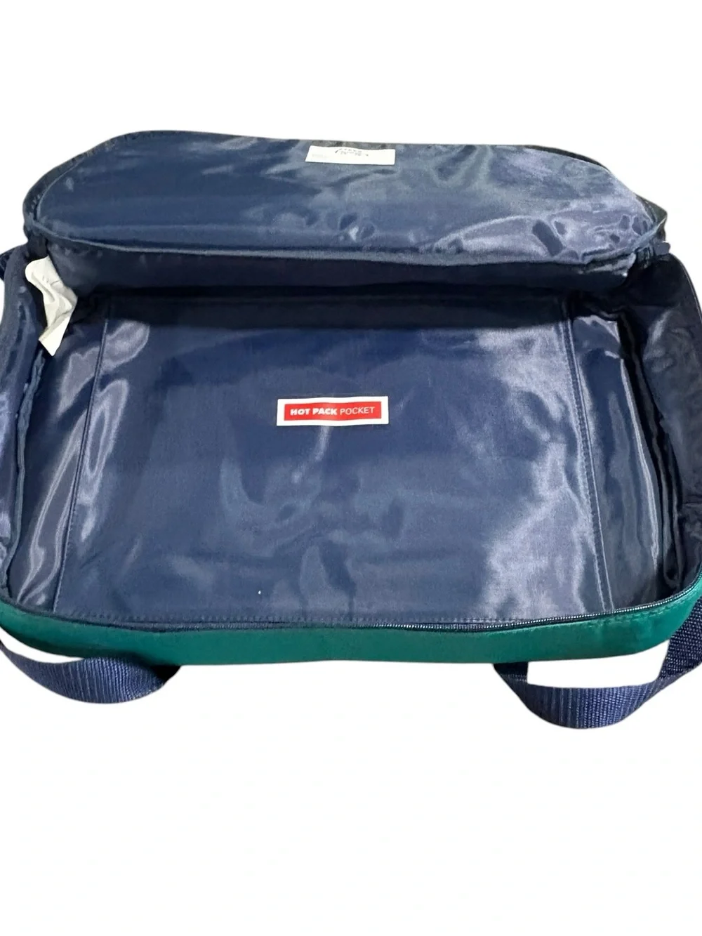 Pyrex Portables Insulated Casserole Carrier & Dish With A Lid